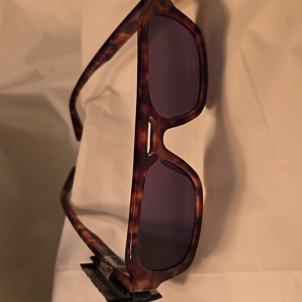 Foster Grant Womens Tortoise Sunglasses